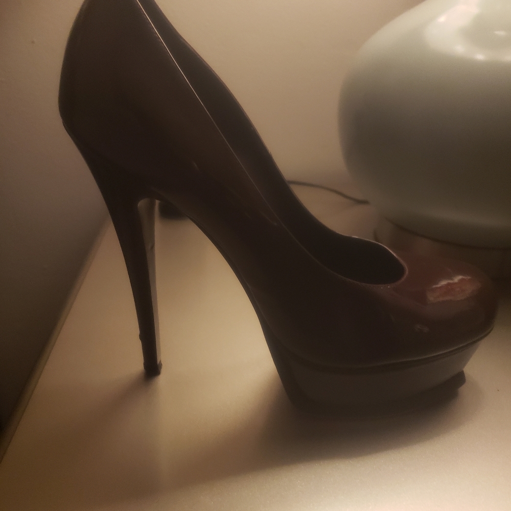 Gorgeous heels - Picture 3 of 5